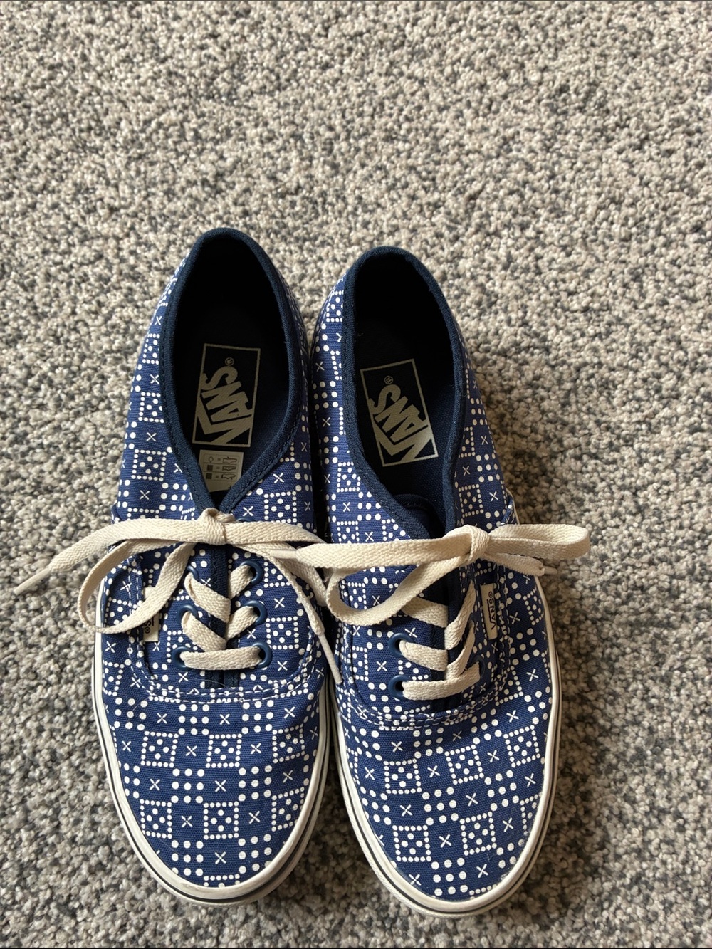 Women’s Vans Navy Canvas Sneakers with White Geometric Print. Size 7.5.